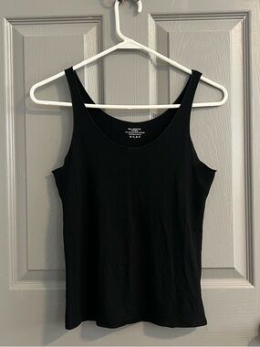 Majestic Paris Black Women's Scoop Neck Tank